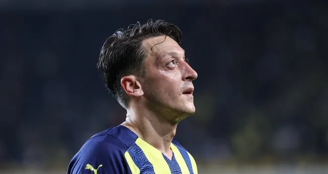 Son dakika: Fenerbahçe'de Mesut Özil ile yollar ayrıldı
