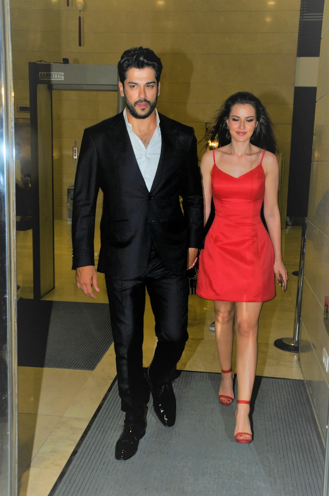 Fahriye Evcen sevenlerini üzdü!