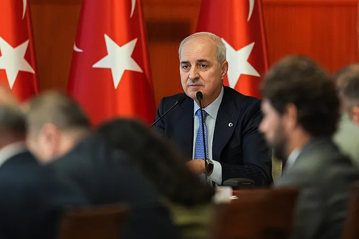 son-dakika-tbmm-baskani-kurtulmustan-fon-sorusturmasi-aciklamasi-yapanin-yanina-kar-kalmayacak-1790593074777.jpg SON DAKİKA | TBMM Başkanı Kurtulmuş'tan fon soruşturması açıklaması: Yapanın yanına kar kalmayacak!