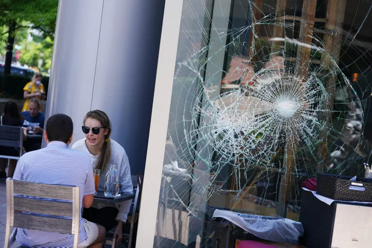 Son dakika... ABD'den endişelendiren haberler gelmeye devam ediyor: Protestocular dükkan sahibini linç etti