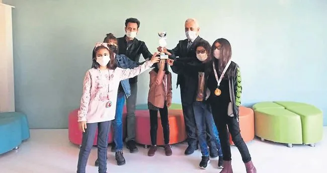 Kozan’lı minik bilim kahramanları
