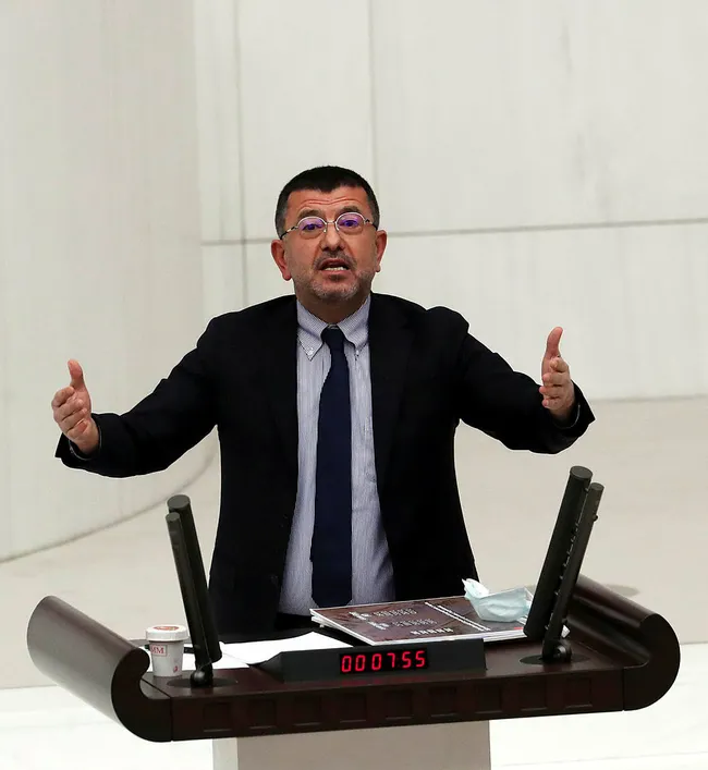 pazarlik-desifre-oldu-chp-son-tercihimdi-demisti-ahmet-davutoglu-iyi-partiden-bakin-kac-vekil-istemis-1691051737817.jpg Pazarlık deşifre oldu! CHP son tercihimdi demişti: Ahmet Davutoğlu İYİ Parti’den bakın kaç vekil istemiş…