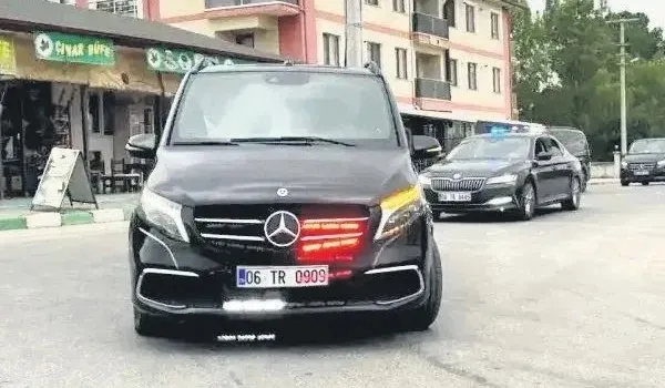 SON DAKİKA… Özkan Yalım’ın makam şoföründen bomba ifşaatlar! Özgür Özel’in VİP aracı Belediye kasasından dizayn edilmiş