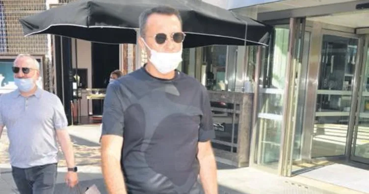 Dostları ile buluştu