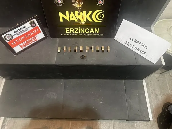 uyusturucuyu-midelerinde-tasidilar-erzincanda-yakalandilar-1789550591088.jpg