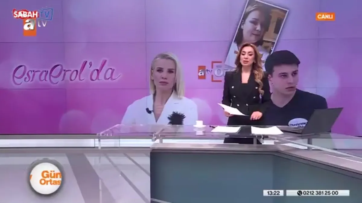 22 yıldır babası yüzünden kimliksiz yaşıyordu! Esra Erol’da babasına kavuştu! videosunu izle 22 yıldır babası yüzünden kimliksiz yaşıyordu! Esra Erol’da babasına kavuştu! videosunu izle