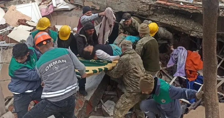 Ateş savaşçıları deprem bölgesinde