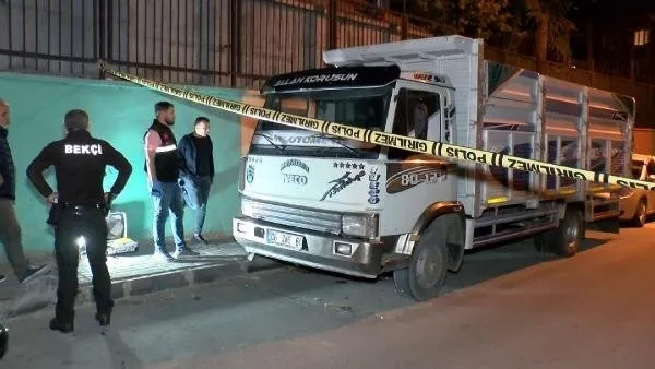 Bayrampaşa’da kamyonette erkek cesedi bulundu