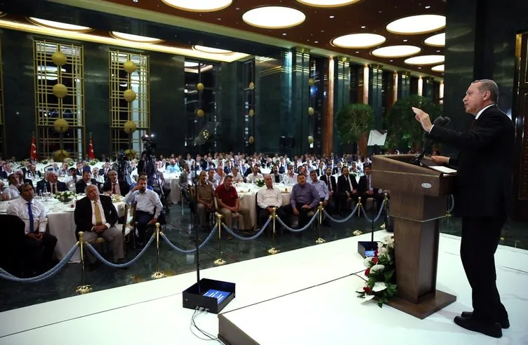 Cumhurbaşkanı Erdoğan, esnaf ve vatandaşlarla bir araya geldi