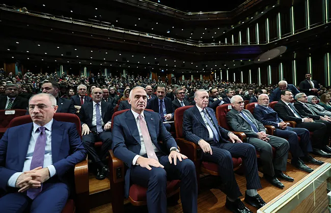 Başkan Erdoğan, Yaşayan İnsan Hazineleri Ödülleri töreninde konuşuyor: Bizler çok köklü bir birikimin mirasçısıyız
