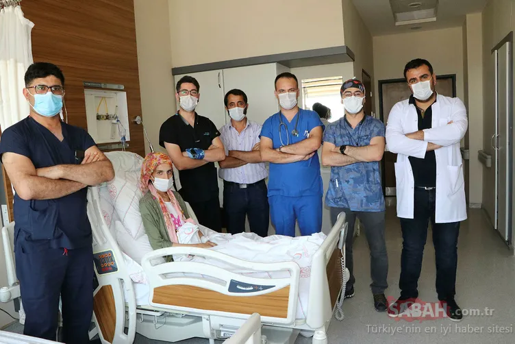 Mucize gibi… Doğumda anne ve bebeğinin duran kalpleri Mucize gibi… Doğumda anne ve bebeğinin duran kalpleri