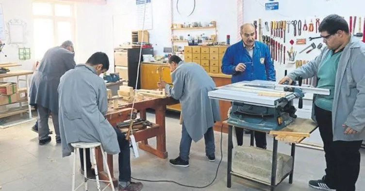 Ãzel çocukları hayata hazırlıyorlar