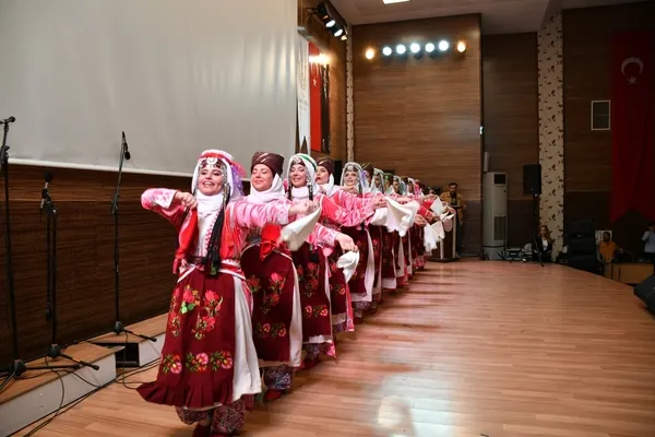 sanliurfa-orkestrasindan-senfonik-urfa-turkuleri-konseri-ve-halk-danslari-gosterisi-1748595370561.jpg