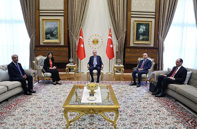 bakan-tunc-dem-parti-heyetini-kabul-edecek-1751906739108.jpg SON DAKİKA | Bakan Tunç, DEM Parti heyetini kabul edecek