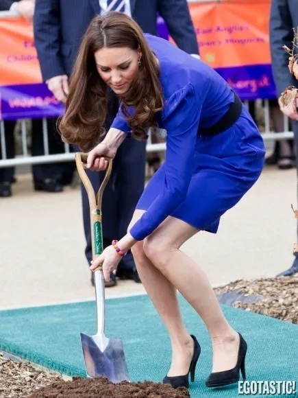 Kate Middleton kolları sıvadı!