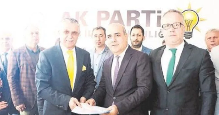 AK Parti’ye geçip aday adayı oldu