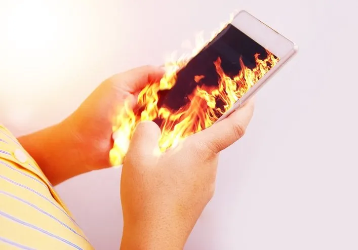 Sıcak havalar telefonlarınızda kalıcı hasara neden oluyor!