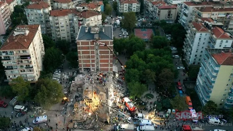 İzmir’deki depremde utandıran fotoğraf! Akın akın geldiler...