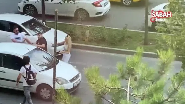 Esenyurt’ta trafikte sopalı maganda dehşeti kamerada | Video