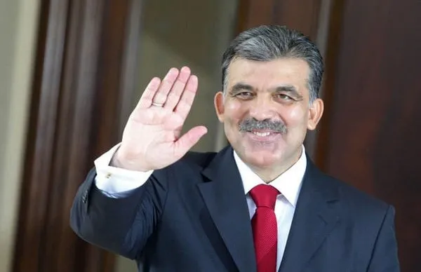 Liderler hangi okullardan mezun oldu?