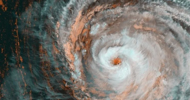 Tüm kıtayı tehdit ediyor… Larry Kasırgası böyle görüntülendi