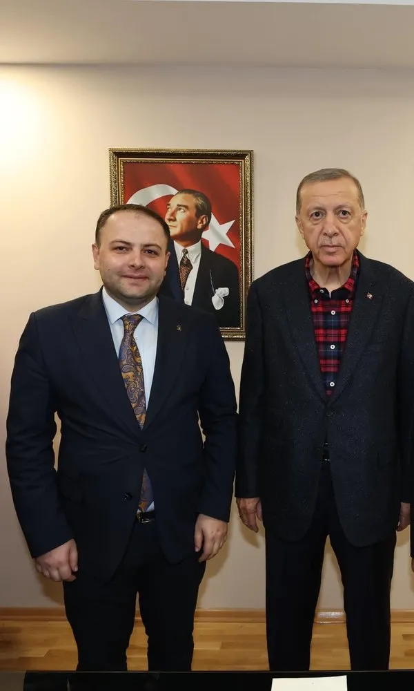 ardahan-ak-parti-il-baskani-kaan-koc-baskan-erdoganla-gorustu-1669218568232.jpeg