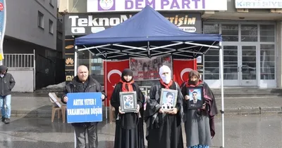 Muşlu ailelerin kar altında eylemleri sürdü #mus