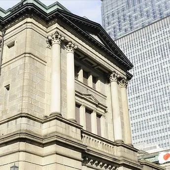 BOJ: Faiz artırımları devam eder