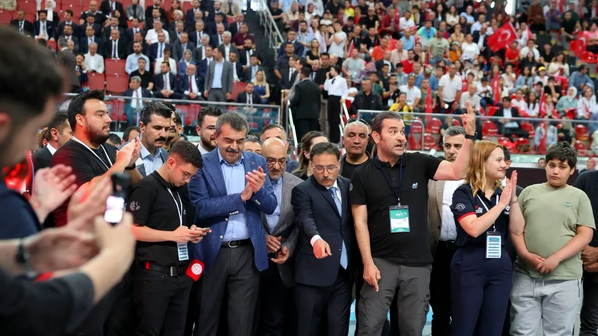 Milli Eğitim Bakanı Yusuf Tekin: Artık öğretmeleri Milli Eğitim Akademisi üzerinden istihdam edeceğiz