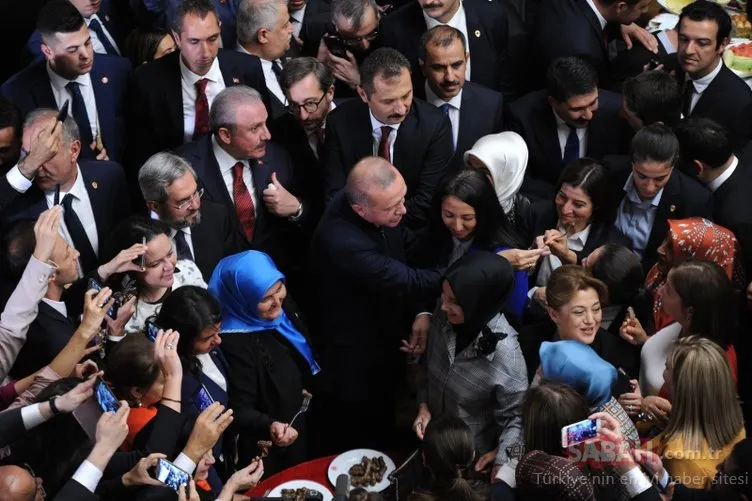 TBMM yeni yasama dönemine başladı. İşte resepsiyondan ilginç kareler...