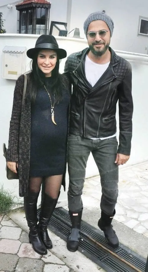 engin altan duzyatan ile neslisah alkoclar levent te galeri magazin