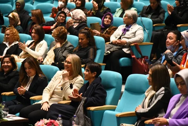 turkiyenin-100u-cumhuriyetin-kadinlari-iktisat-kongresinde-bulustu-1700568018327.jpg