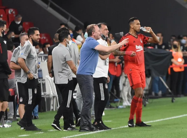 Son dakika: Beşiktaş'ın kupa şampiyonluğu sonrası flaş sözler! Hagi, Alex ve Sergen Yalçın'dan sonra...