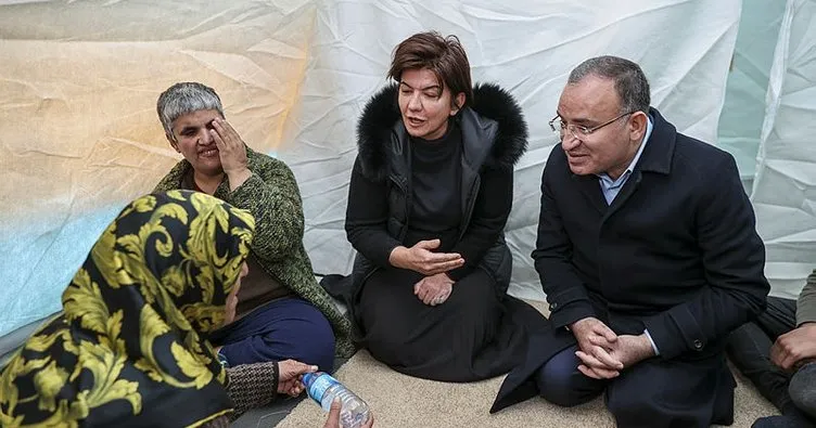 Adalet Bakanı Bozdağ çadır kentte kalan depremzedeleri ziyaret etti