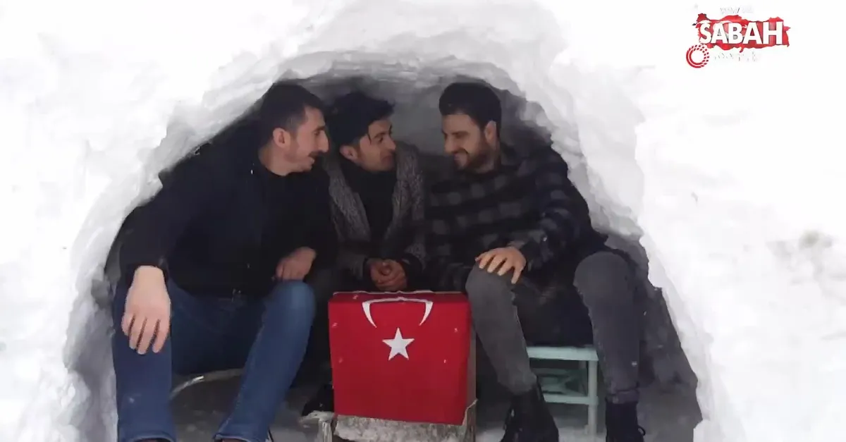 kardan eskimo evi yapip icinde cay keyfi yaptilar video videosunu izle son dakika haberleri