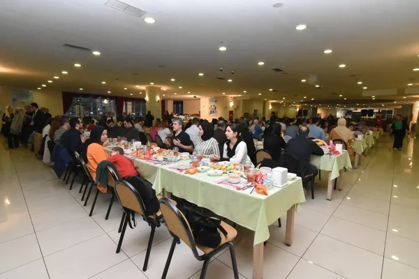 istanbul-anadolu-adliyesinde-renkli-iftar-yemegi-1712088992451.jpg
