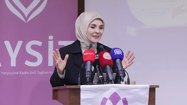 bakan-goktas-9-bin-152-koruyucu-aile-10-bin-897-cocuga-sicak-bir-yuva-sunuyor-1775323431290.jpeg Bakan Göktaş: