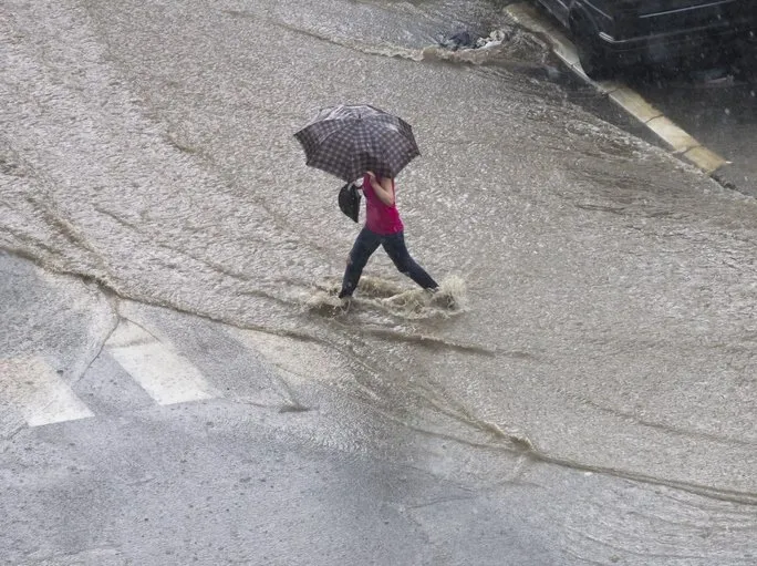 MGM’den son dakika hafta sonu hava durumu uyarısı: İstanbul dahil birçok il sağanak yağışın etkisinde olacak! O saatlere dikkat!