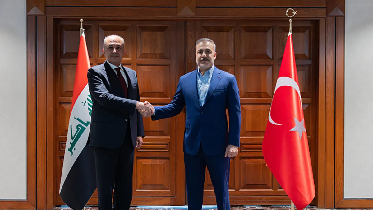 Bakan Fidan, Irak Savunmaa Bakanı ile bir araya geldi Bakan Fidan, Irak Savunmaa Bakanı ile bir araya geldi