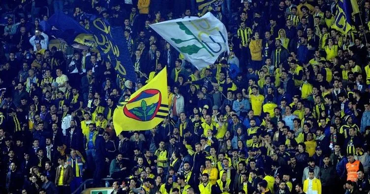 Fenerbahçe taraftarı teşrik tekbiri getirdi