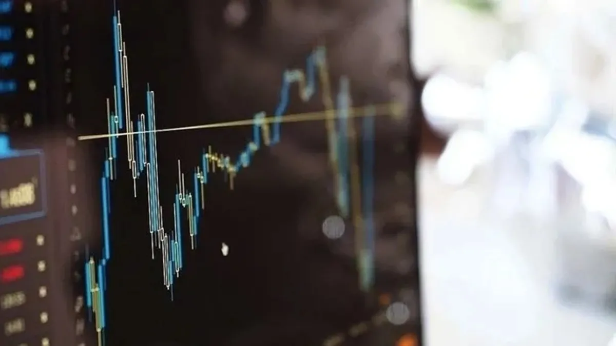 VİOP'ta işlem gören BIST 30 endeksine dayalı haziran vadeli kontratın yükselişle açılışını gösteren grafik veya borsa temsili görseli.