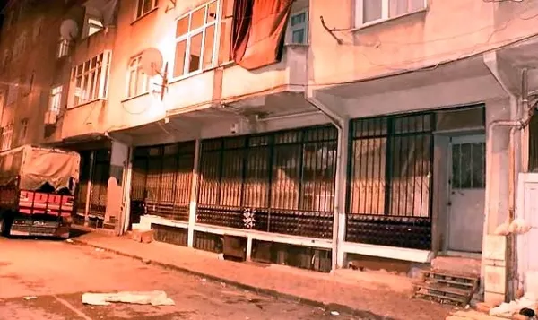 kolonlardan-ses-gelince-6-katli-bina-tahliye-edildi-1733470156731.jpg