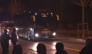Fenerbahçeli taraftarlar Samandıra’da takım otobüsüne saldırdı