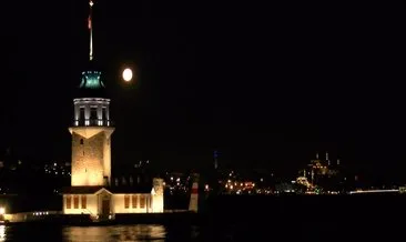 Baharın habercisi 'Pembe Ay' İstanbul'da görüntülendi #istanbul