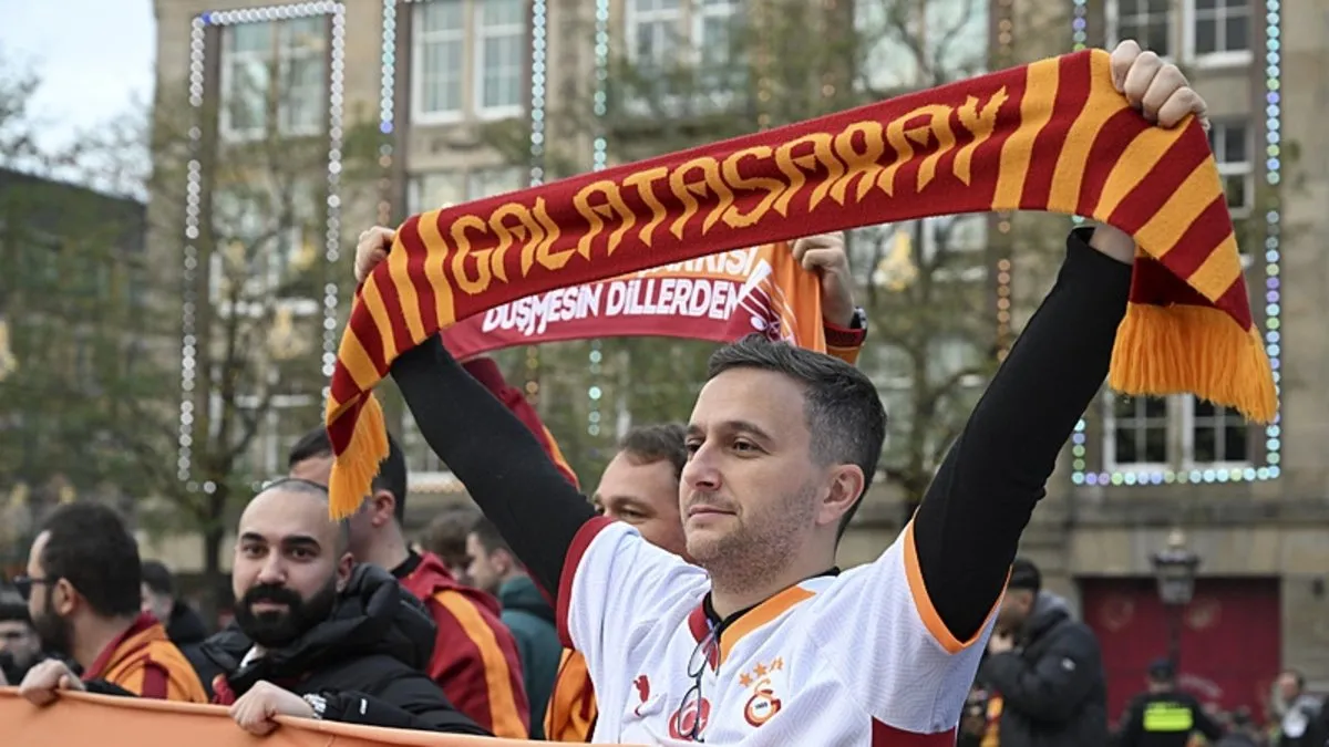 Galatasaray taraftarından Ajax maçına yoğun ilgi! Galatasaray taraftarından Ajax maçına yoğun ilgi!
