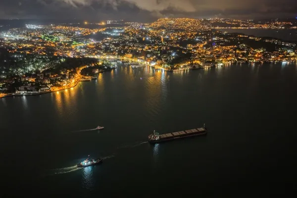 istanbul-bogazinda-gemi-arizasi-bogaz-trafigi-saatler-sonra-yeniden-acildi-1793261228339.jpg