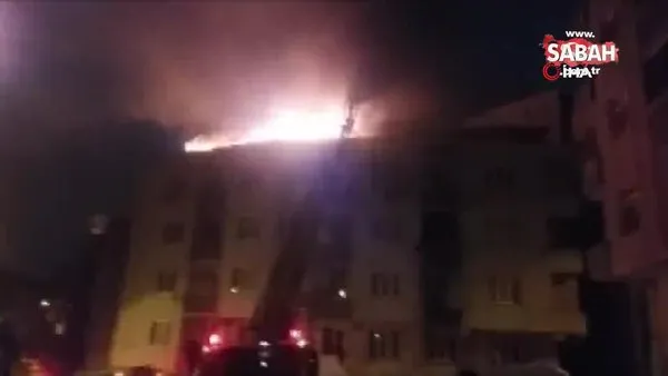İstanbul Eyüpsultan’da bir apartman çatısı alev alev böyle yandı