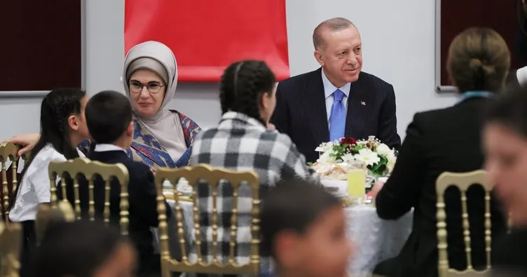 Başkan Erdoğan çocuklarla birlikte iftar yaptı