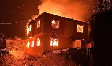 Kastamonu’da iki katlı ev alevlere teslim oldu #kastamonu Kastamonu’da iki katlı ev alevlere teslim oldu #kastamonu