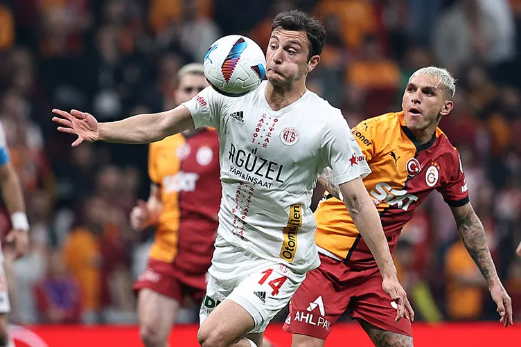 Son dakika Galatasaray haberi: Lucas Torreira için bomba transfer sözleri: Gelmek için can atıyor...